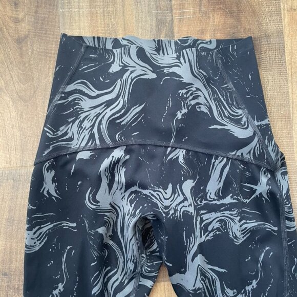Gymshark Women’s Black Gray Marble Scrunch Leggings S - Picture 2 of 7